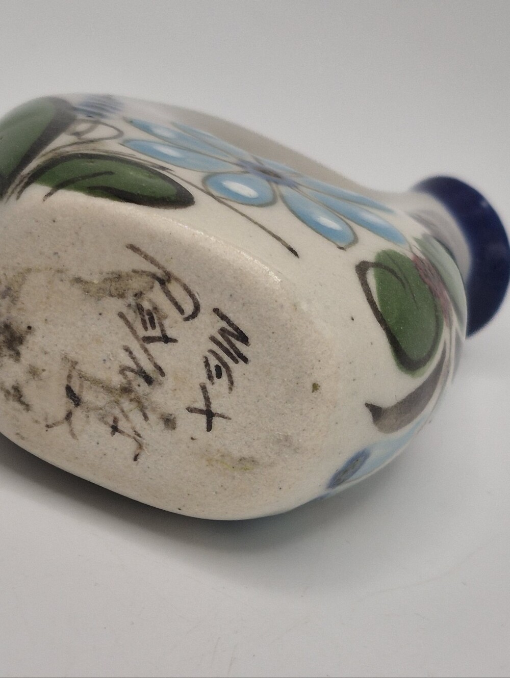 Mexico Artisans REY SIGNED Hand-Painted Blue Bird & Flower Ceramic Mini Vases 2 - Picture 3 of 9